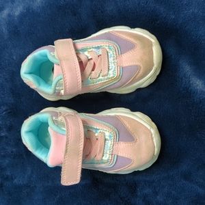 Fabletics toddler size 8 shoes
